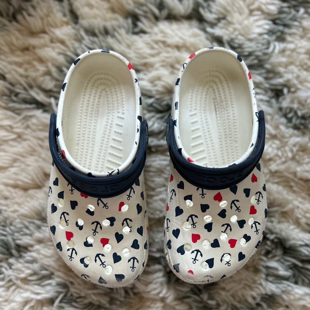 Crocs - Heart and Anchor Pattern ❤️ ⚓️